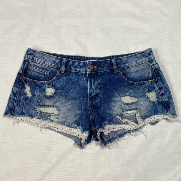 Salvaje Denim Distressed Short Raw Edge Lace Lined Front Shorts Size 11 - Picture 1 of 10